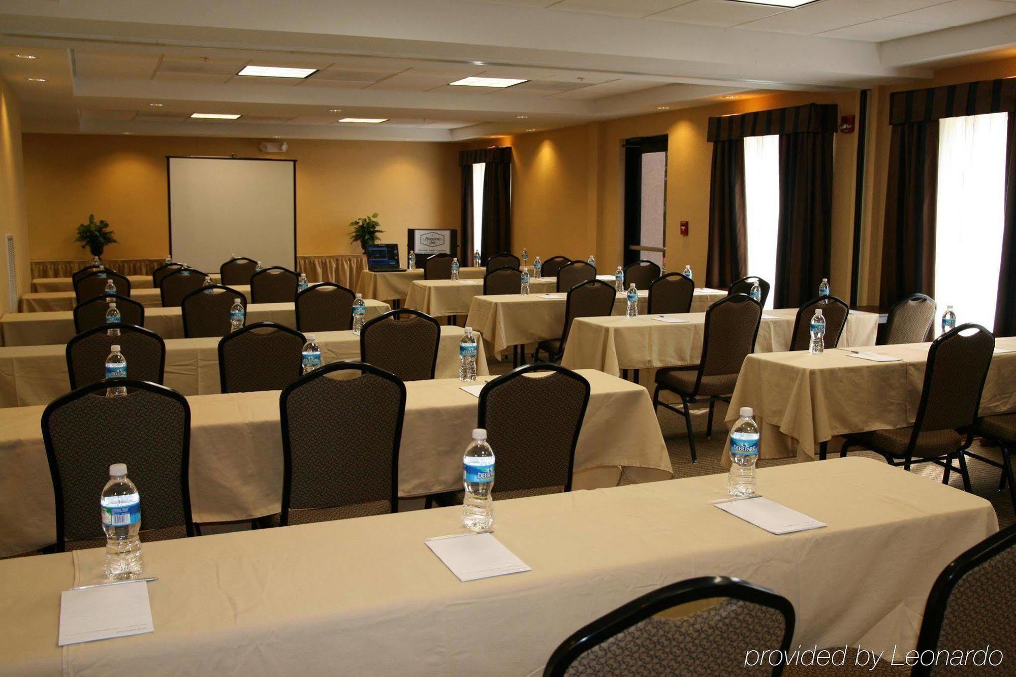 Hampton Inn Charlotte Монро Зручності фото